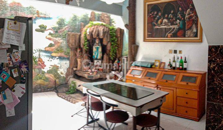 Dijual Rumah 2 Lantai Hadap timur 5