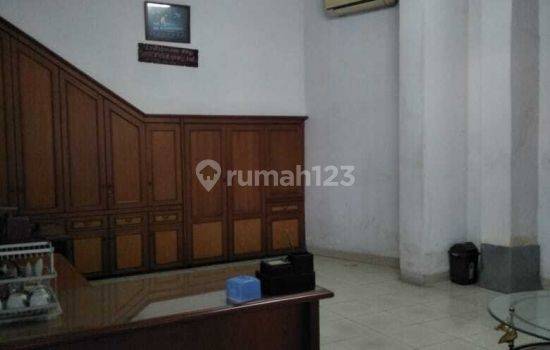 Gedung 2 Lantai Lokasi Strategis Pinggir Jalan Raya Dan Dekat Toll  2