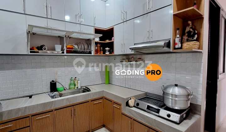 For Sale: House in the Kebayoran Bintaro Jaya Area 2