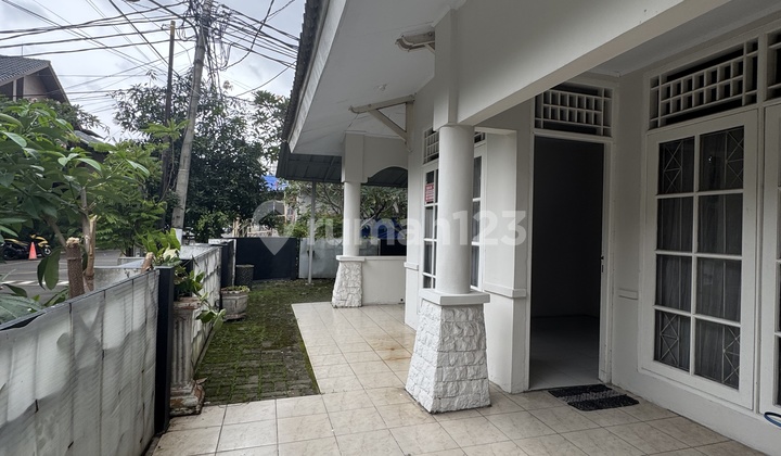 For Rent Ready-to-Occupy House in Favorite Cluster, Sector 9 Bintaro 2