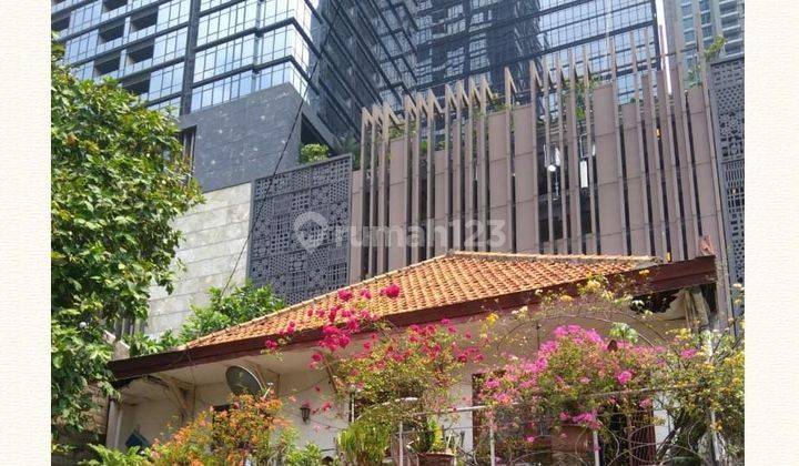 Rumah Tua Butuh Renovasi Di Sekitar SCBD Sudirman Jakarta  1