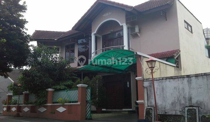 Rumah Cantik Dan Terawat 2 Lantai Dekat Kampus Di Condong Catur 2