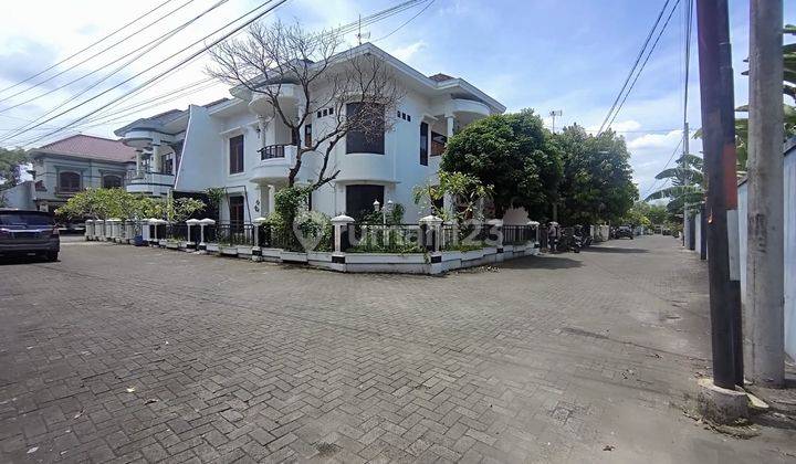 Rumah Cantik dan Mewah 2 Lantai, Lokasi Strategis Selangkah Menuju UGM 2