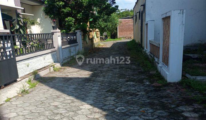 Rumah Cantik 3 Lantai Siap Huni di Maguwoharjo 2