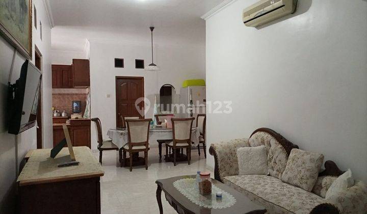 Rumah 2 Lantai Bagus Terawat, Full Furnished, Dalam Perumahan, Dekat Transmart 2