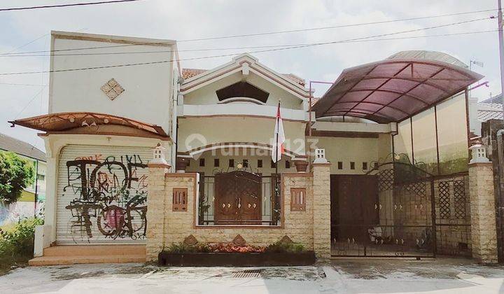 Rumah Cantik Istimewa 2 Lantai Tengah Kota Yogyakarta 2