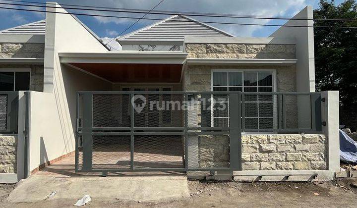 Rumah Cantik 1 Lantai Strategis Jalan Kaliurang  2