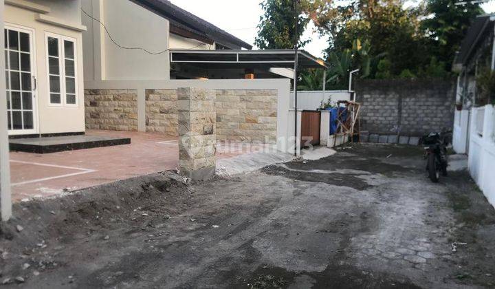 Rumah Baru Cantik 2 Lantai Dekat Hyatt Dan Kampus UGM 2