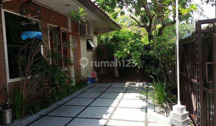 Rumah Cantik Terawat 2 Lantai, Siap Huni, Lokasi Strategis di Jalan Kaliurang. 2