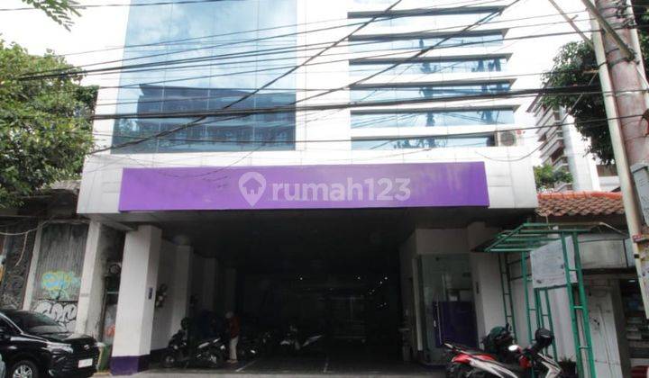 Gedung Bangunan Kantor 3 Lantai, Lokasi Bagus Dan Strategis Di Tengah Kota Yogyakarta, Parkir Luas 1