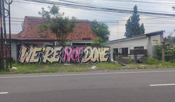 Hitung Tanah Saja, Bonus Bangunan Rumah Lama, Lokasi Strategis Tepi Jalan Raya, Area Ramai. 1