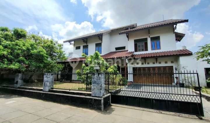 Rumah 2 Lantai Bagus dan Terawat | Lokasi Strategis Dekat Sekolahan, Kampus, Pusat Perbelanjaan dan Fasilitas Umum, Kemana-Mana Dekat, Cocok untuk Hunian Keluarga atau Investasi Rumah 2 Lantai Bagus dan Terawat | Lokasi Strategis Dekat Sekolahan, Kampus, Pusat Perbelanjaan dan Fasilitas Umum, Kemana-Mana Dekat, Cocok untuk Hunian Keluarga atau Investasi