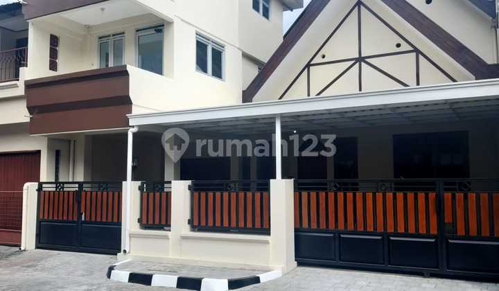 Rumah 2 Lantai Bagus, Bersih dan Terawat | Dekat Kampus Uii dan Upn Yogyakarta| Lokasi di Condong Catur | Halaman Luas | Harga Murah | Cocok untuk Mahasiswa 2
