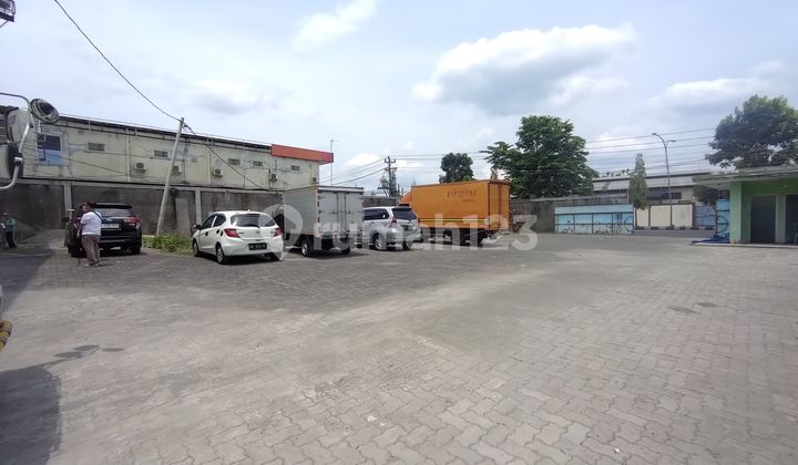 Two-Story Office Building | Large Capacity | Low Price | Super Spacious Parking | Ready to Use Two-Story Office Building | Large Capacity | Low Price | Super Spacious Parking | Ready to Use