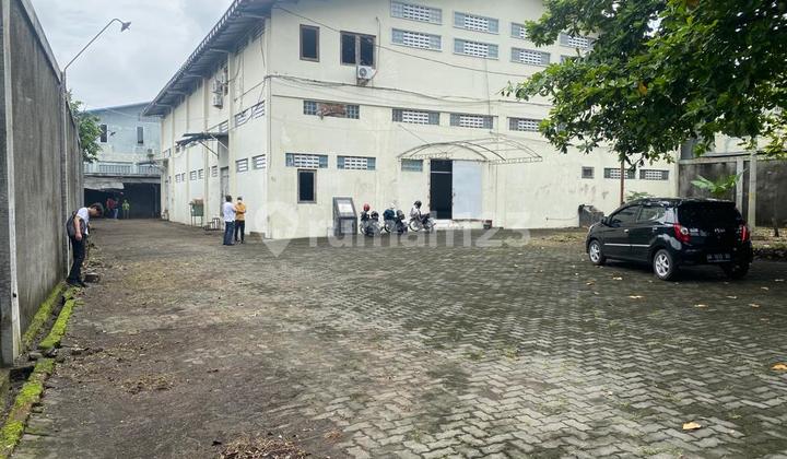 Two-Story Office Building | Large Capacity | Low Price | Super Spacious Parking | Ready to Use Two-Story Office Building | Large Capacity | Low Price | Super Spacious Parking | Ready to Use