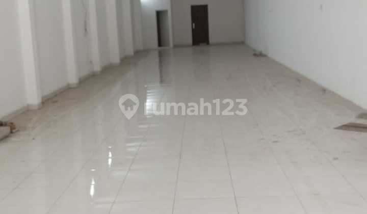 Affordable Shop House Near UGM Campus, Strategic Location Suitable for All Types of Businesses Affordable Shop House Near UGM Campus, Strategic Location Suitable for All Types of Businesses