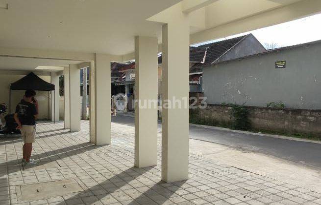 Kost Eksklusif 14 Kamar Plus Kamar Mandi Dalam Full Furnished Di Maguwo Yogyakarta, Parkir Luas, Bagus Murah Strategis. 2