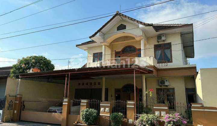 Rumah 2 Lantai Bagus Dekat Ugm Dan Sekolah Dgn Tanah Yg Luas Siap Huni Harga Murah Mlati Sleman