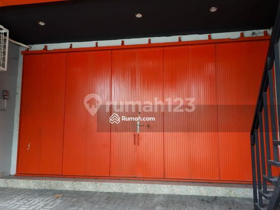 Good 3.5-Story Shophouse Located in the Center of Yogyakarta City, Commercial Area | Near UGM | Main Road Access | Strategic Location | Gondokusuman, Terban