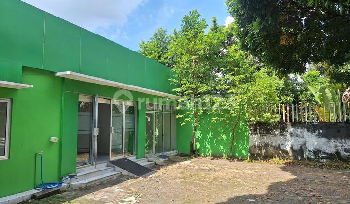 Beautiful and Spacious Office House | Strategic Location in the Center of Yogyakarta City | Ample Parking | Ready to Use | Affordable Price