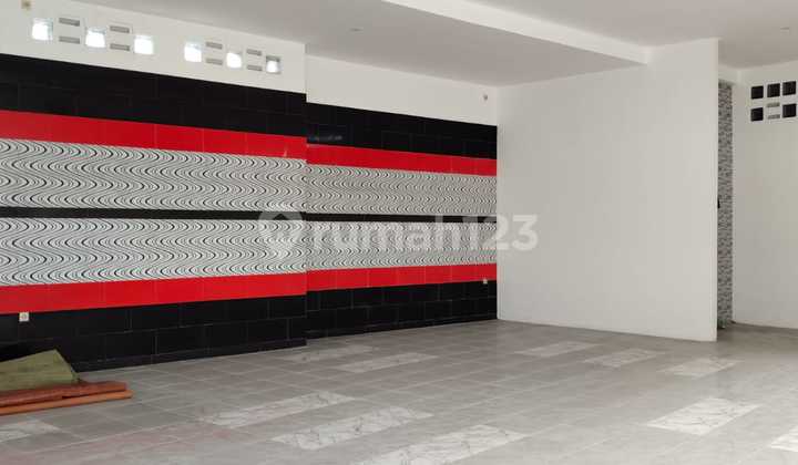 Three-Story Shop House | Strategic Location | Main Road Access | Downtown Yogyakarta 2