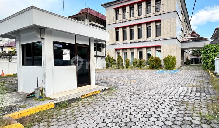 Premium Office Building in the Heart of Yogyakarta Central Business and Banking District Ready to Use Spacious Parking Suitable for Banks, Call Centers