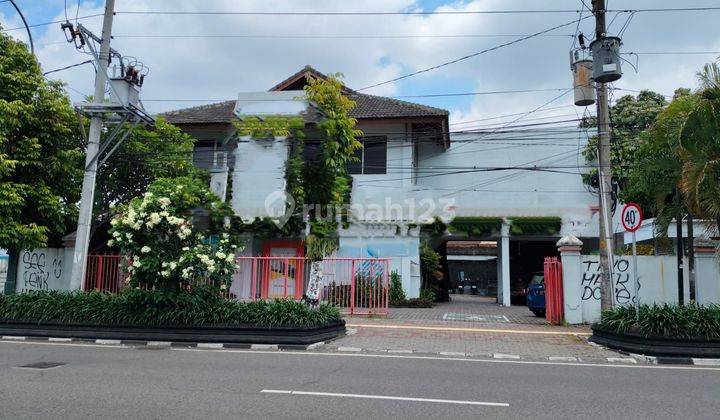 Rumah Bagus Dan Luas Cocok Untuk Kantor, Startegis, Tengah Kota Yogyakarta, Parkir Luass 1