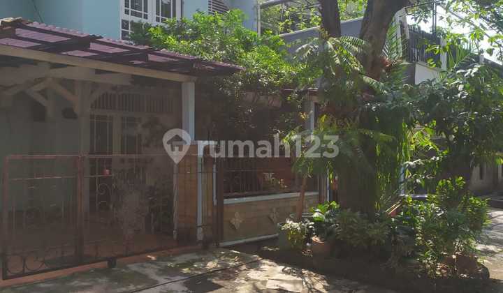 rumah siap huni. Lokasi bagus di dalam kompleks bintaro jaya tangerang 2