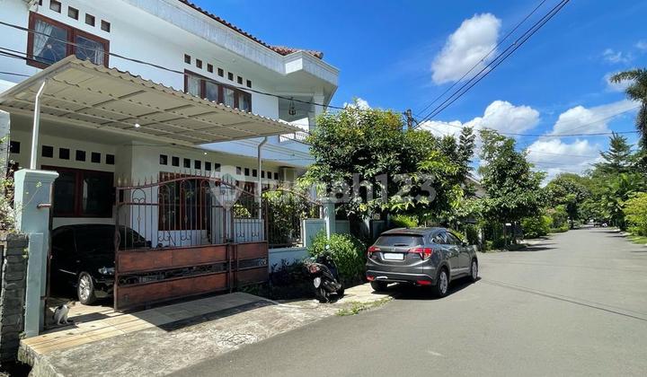 Ready-to-live house in an elite complex, cheap and fast sale, Bintaro Jaya, South Tangerang.