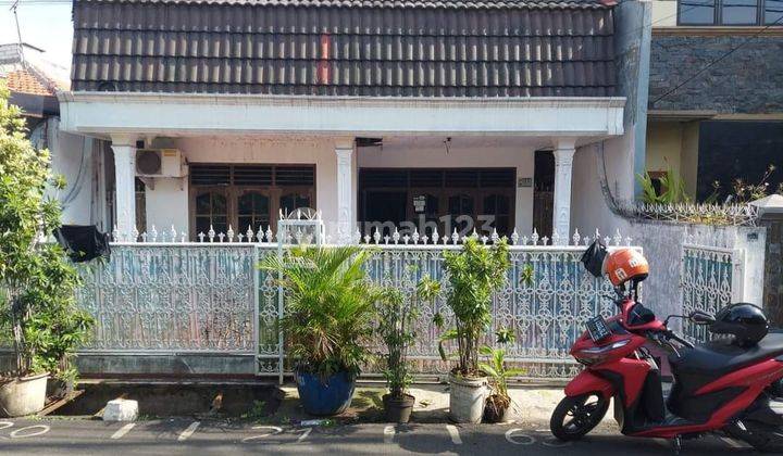 Dijual Rumah Lama 2 Lantai Butuh Renovasi Kebayoran Lama Jakarta Selatan 1