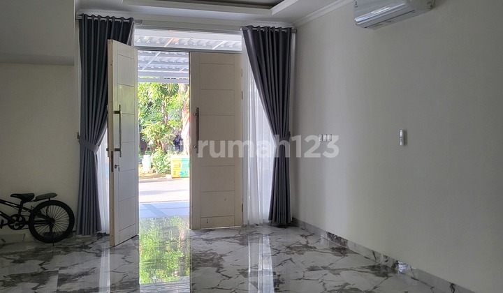 For Rent New Semi-Furnished Renovated House Acacia Summarecon Bekasi 2