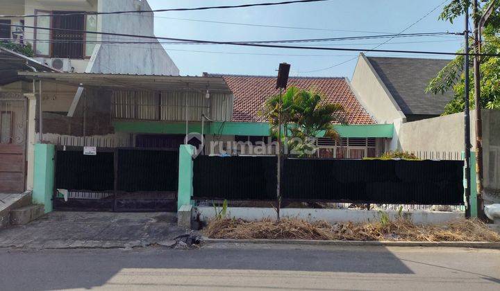 Jual Rumah Taman Kendangsari, Depan Taman 1