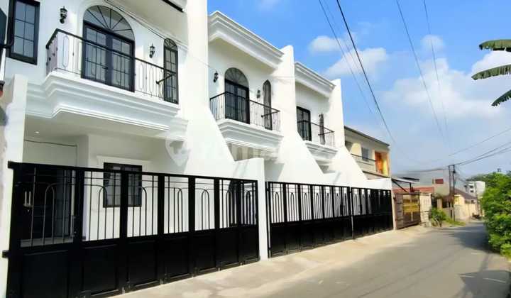 Rumah American Style di Cipinang, Jatinegara Jakarta Timur Rumah American Style di Cipinang, Jatinegara Jakarta Timur