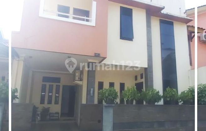 Ministry of Energy and Mineral Resources (LAN) Complex House, 3 Floors (5 BR), Building Area 300 m2, Jakarta