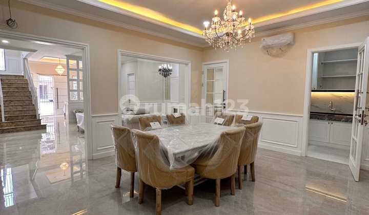 Disewakan Rumah 2 Lantai Full Furnished Bagus Premium 2