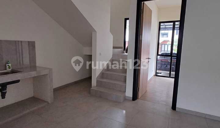 Rumah Dijual Brand New di Boulevard Sutera Sawangan