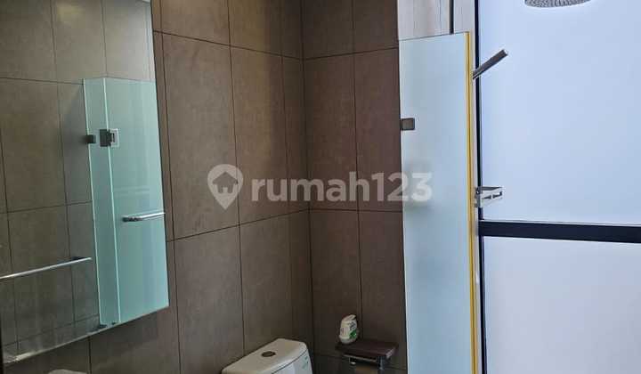 Fully Furnished 2-Bedroom Apartment with Private Elevator in Yukata Alam Sutera 2