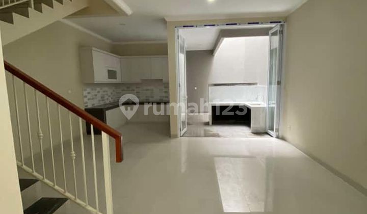 Nice 4BR Semi-Furnished House in Melati Mas 2