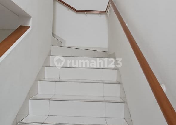 Price Drop! 2-Story Leora Silk House, 7 Meters Wide 2