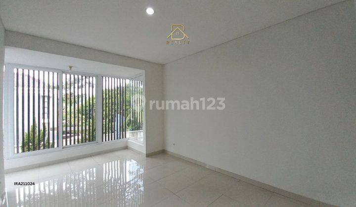 Dijual Cepat Rumah di Citra Gran Cibubur Murah 2 Lt Semi Furnish SHM di Boulevard 2