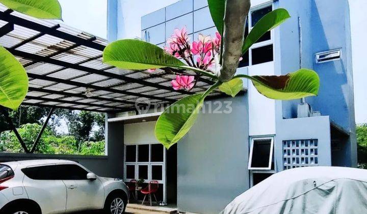 garasi/carport dijual cepat rumah 2 lt