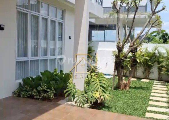 Dijual Rumah Mewah 3 Lantai di Sentul City Bogor View Gunung Furnished SHM 2