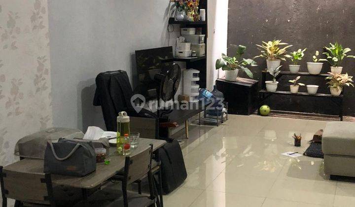 ruang keluarga dijual cepat rumah 2 lt