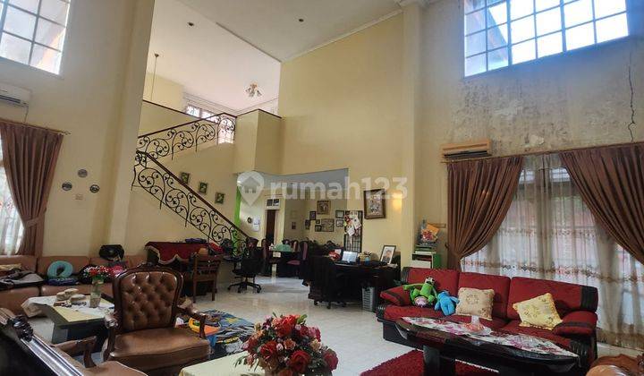 Dijual Cepat Rumah 2 Lt Semi Furnished di Kota Wisata Cibubur Lokasi Premium  2