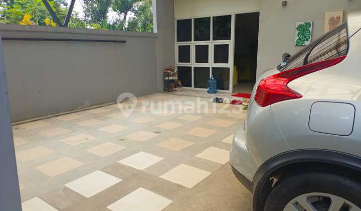 garasi/carport dijual cepat rumah 2 lt