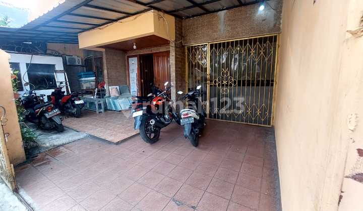 For Sale! 2-Story House with SHM Certificate in North Kota Bambu – Strategic Location in West Jakarta 2