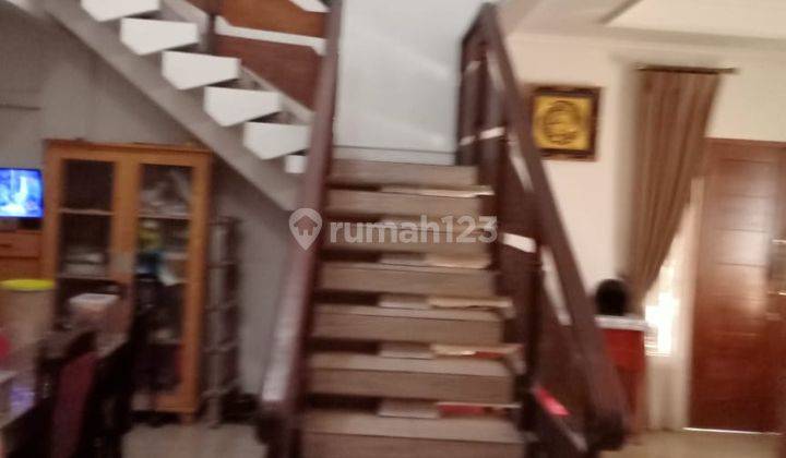 Rumah Hook  2 lantai di Kalibata Jakarta Selatan 2