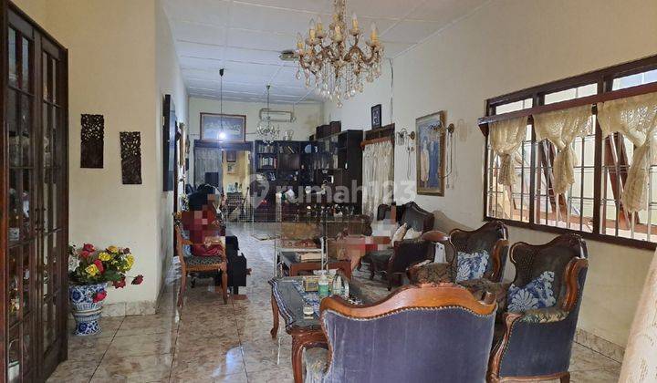 DIJUAL CEPAT HARGA TERENDAH Rumah Lokasi Strategis cocok untuk usaha Kos, Klinik Kecantikan atau Kantor Area Guntur Jakarta Selatan 1