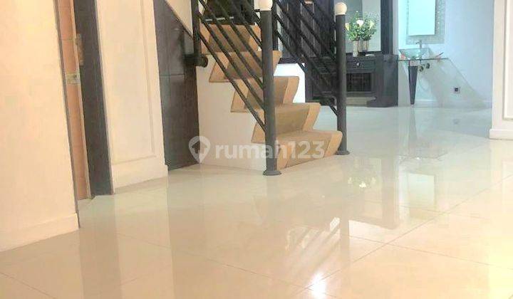 Rumah 2 Lantai Area Pondok Indah Jakarta Selatan 2