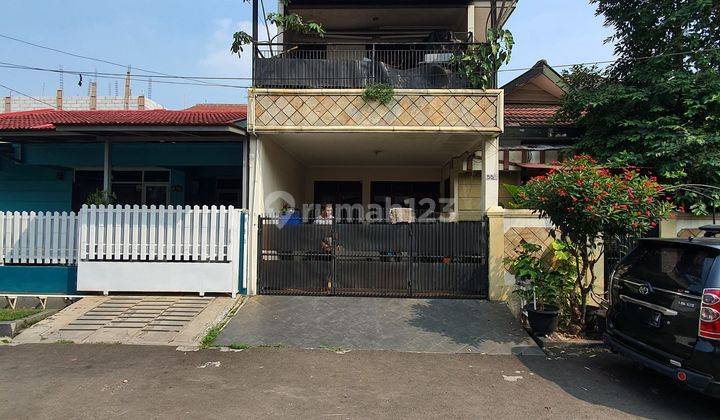 RUMAH 2,5 LANTAI DALAM KOMPLEK MEGA CINERE 1